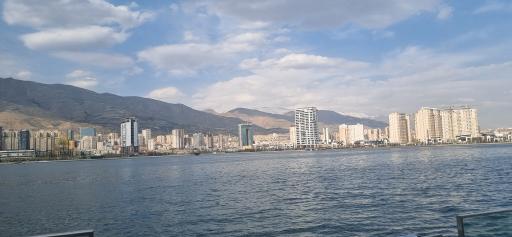 عکس ضلع شرقی دریاچه چیتگر