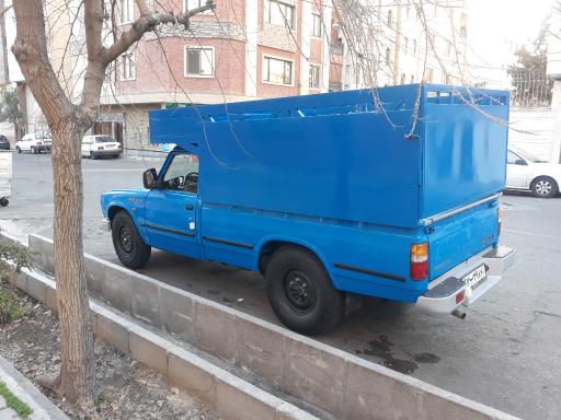 عکس نیسان بار جوان