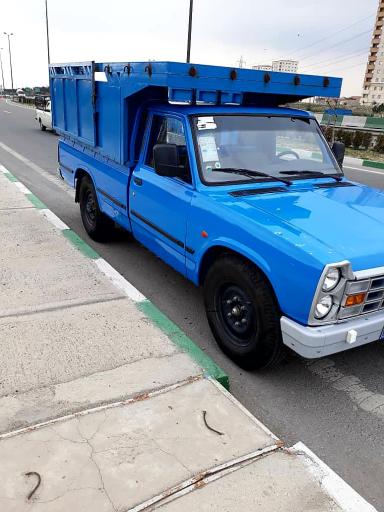 عکس نیسان بار جوان