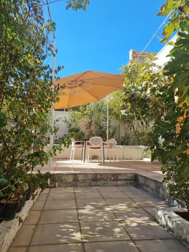 عکس کافه حس شیرین