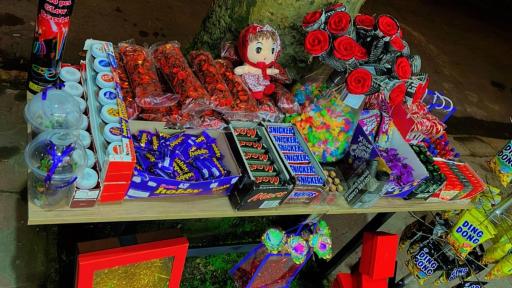 عکس فروشگاه سوئیس چاکلت 