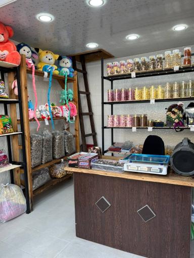 عکس فروشگاه سوئیس چاکلت 