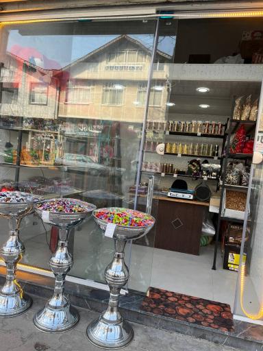 عکس فروشگاه سوئیس چاکلت 