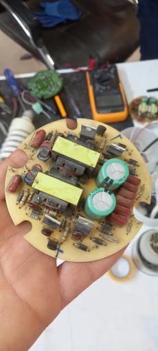 عکس تعمیر لامپ نیکا نور 