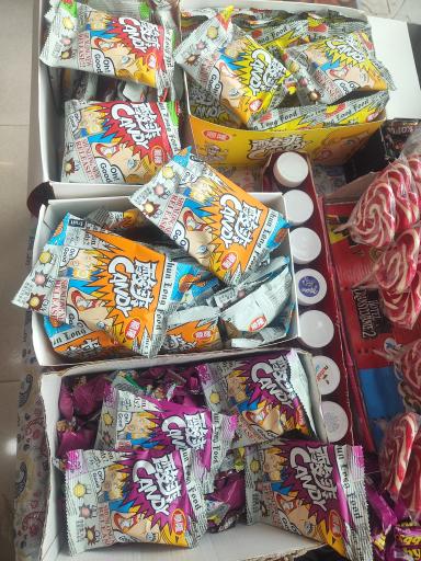 عکس فروشگاه سوئیس چاکلت 