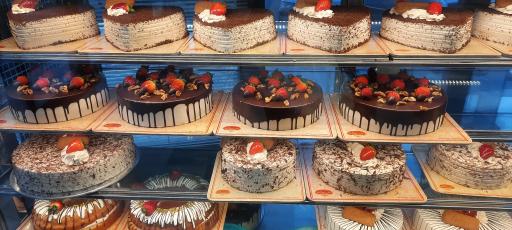 عکس قنادی نان سالم