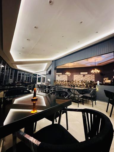 عکس لانژ بام لبخند