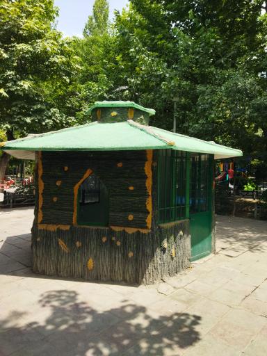 عکس نگهبانی بوستان ارغوان