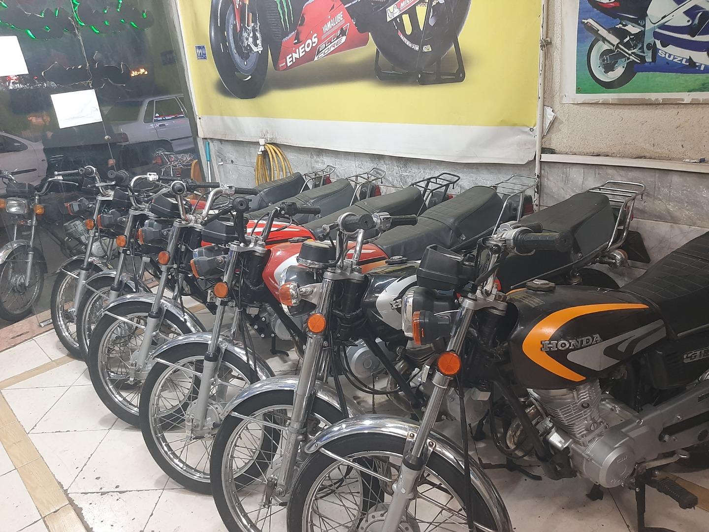 عکس فروشگاه موتورسیکلت حسینی 