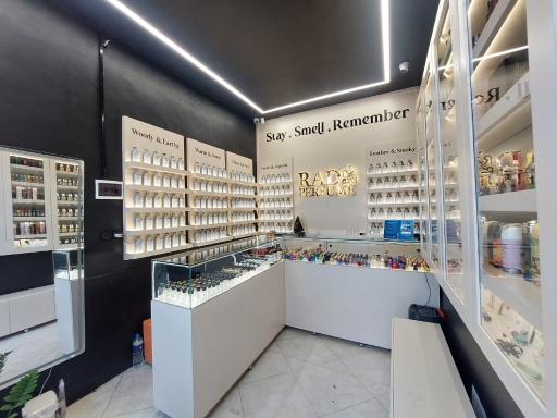 عکس عطر راد