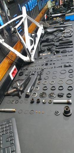 تعمیرگاه دوچرخه متا بایک