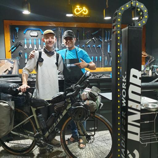 تعمیرگاه دوچرخه متا بایک