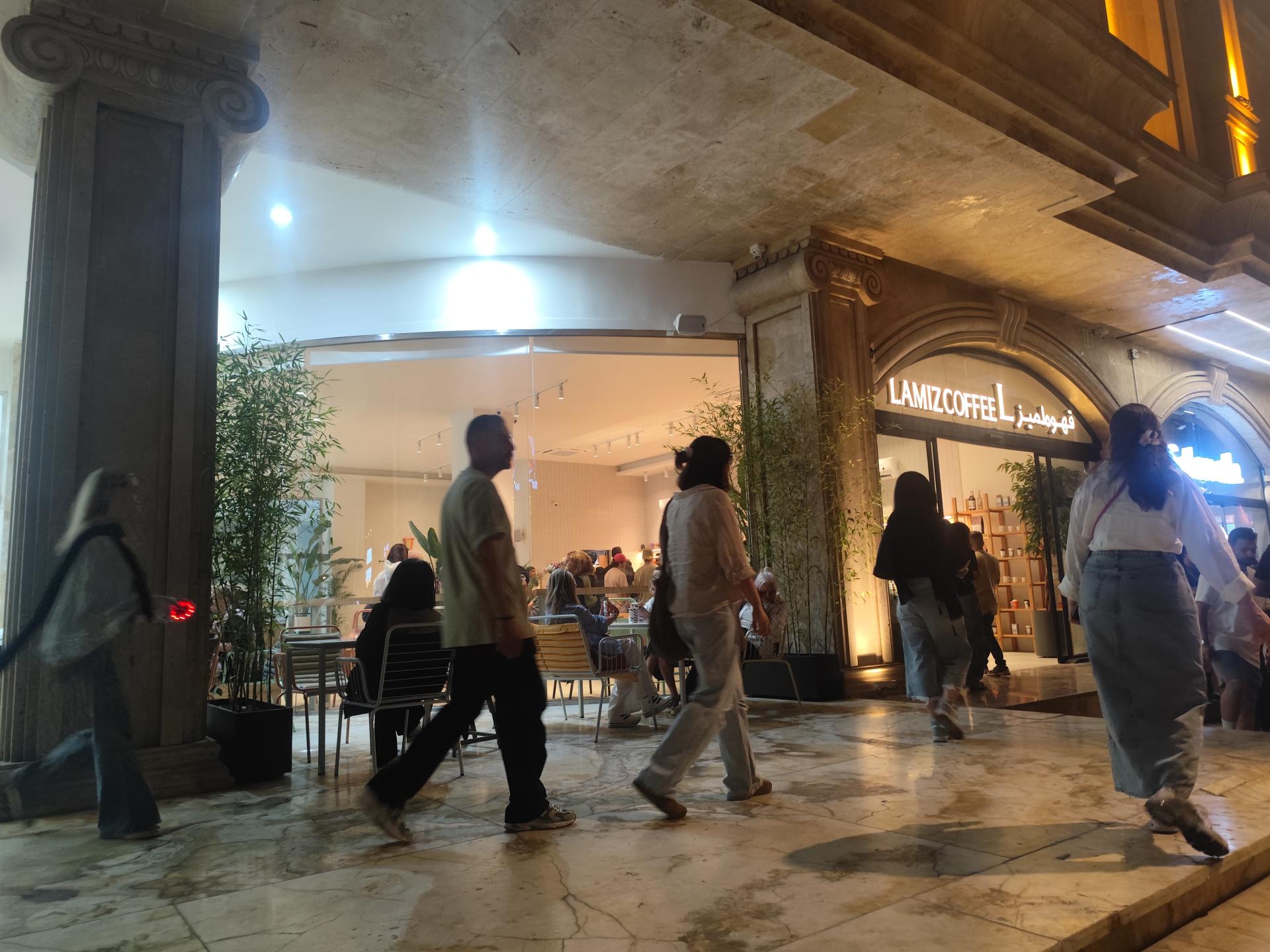 عکس قهوه لمیز شعبه خزرشهر 