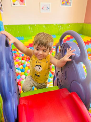 عکس کودکستان و پیش دبستانی گل بابونه