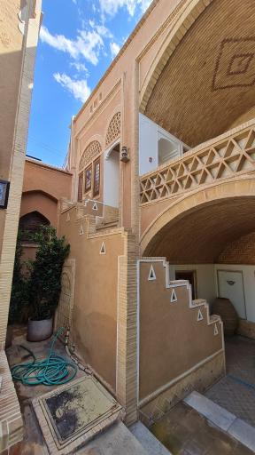 رستوران هتل کاروانسرای مشیر