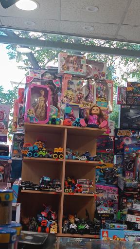 عکس لوازم التحرير و اسباب‌بازی فيروز منش