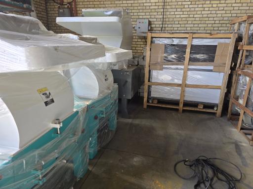 عکس ماشین های تزریق پلاستیک نداف