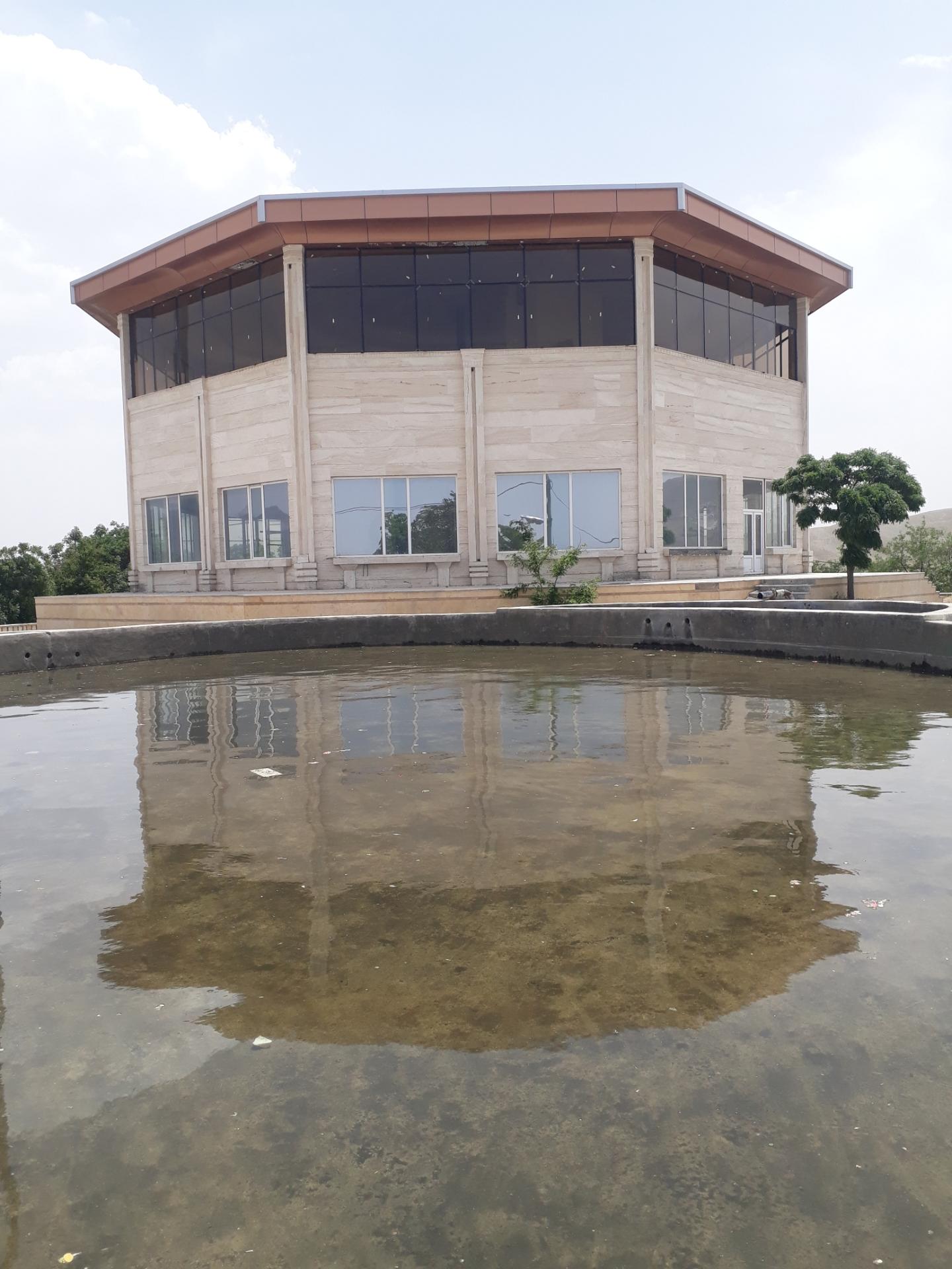 عکس رستوران گردان بام آبی ایران