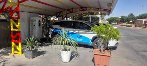 عکس ایستگاه شارژ فانوس