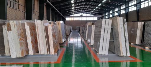 عکس سنگبری اطمینان روز 