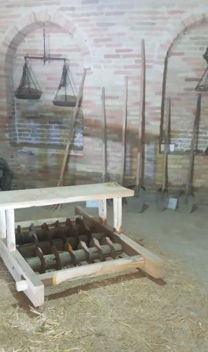 عکس موزه صنایع دستی استان