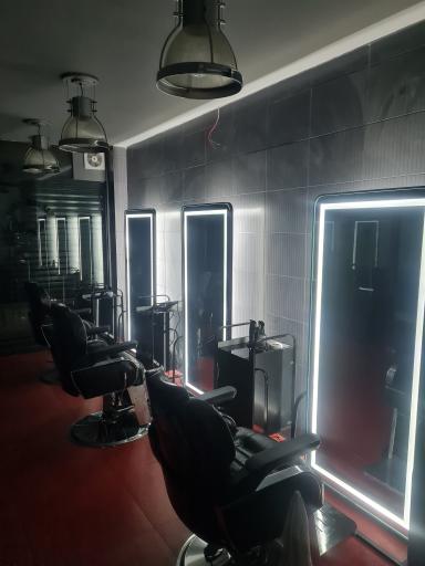 عکس آرایشگاه مردانه پرشین گلف