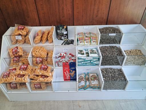 عکس فروشگاه مواد غذایی نبات خَش