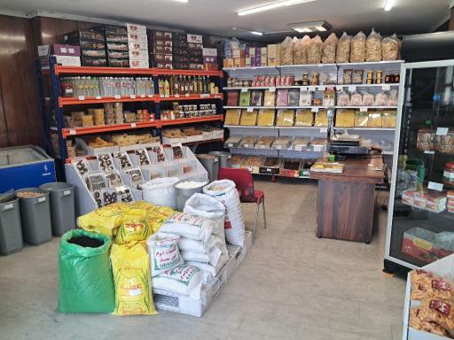 عکس فروشگاه مواد غذایی نبات خَش