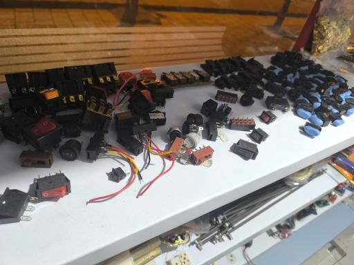 عکس تعمیرات لوازم خانگی ادیسون