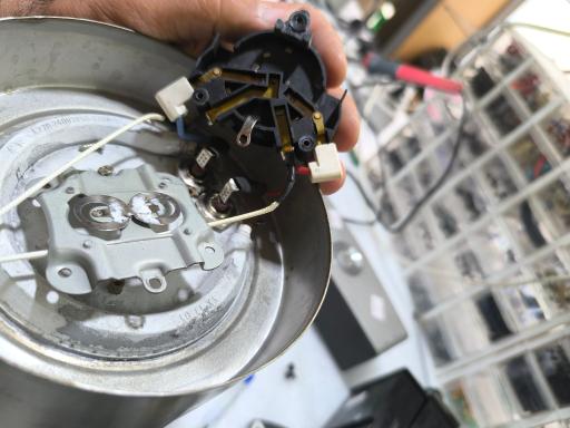 عکس تعمیرات لوازم خانگی ادیسون