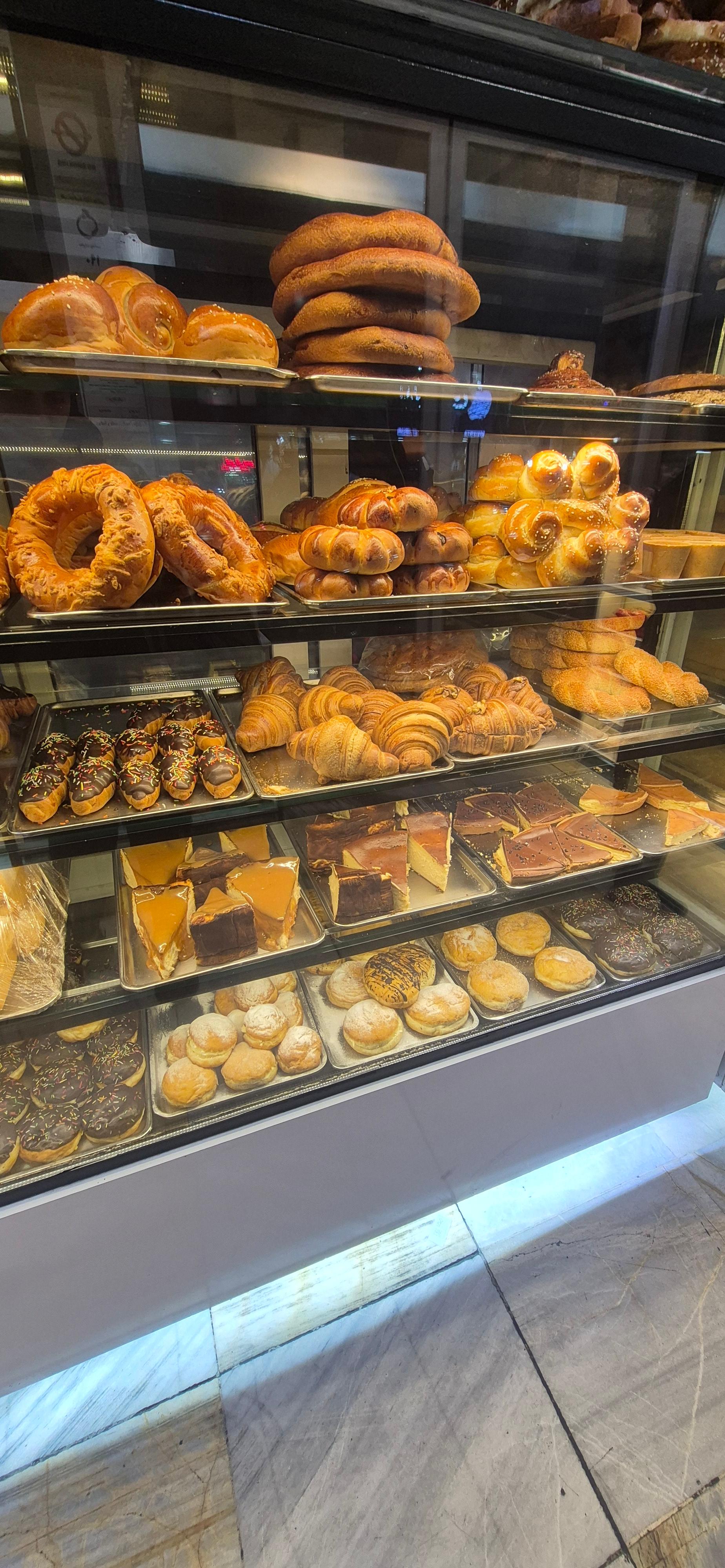 عکس شیرینی شادکام یزدی