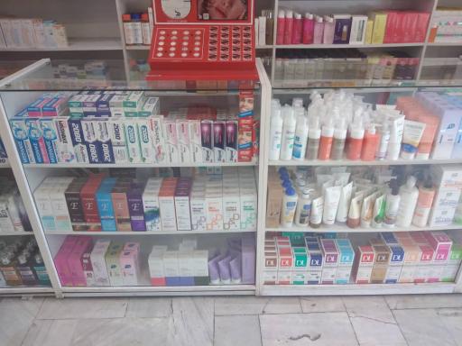 عکس داروخانه شبانه روزی دکتر صداقت