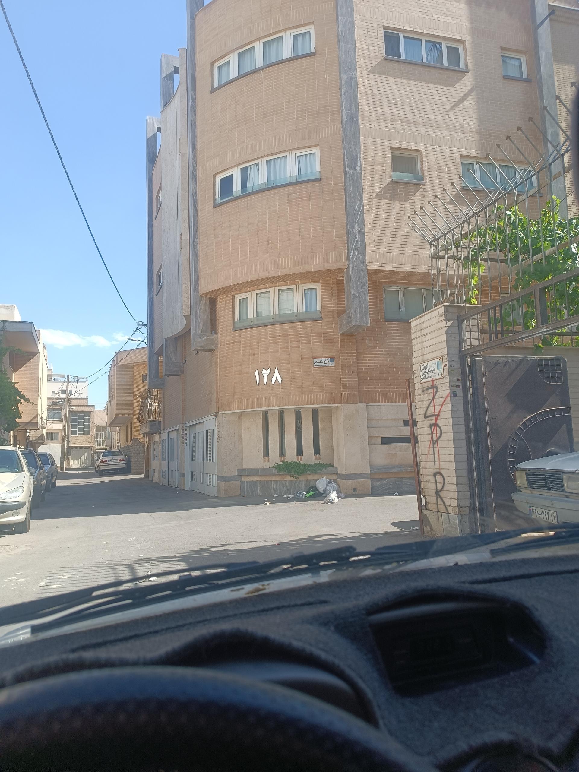 عکس مجتمع ۱۲۸