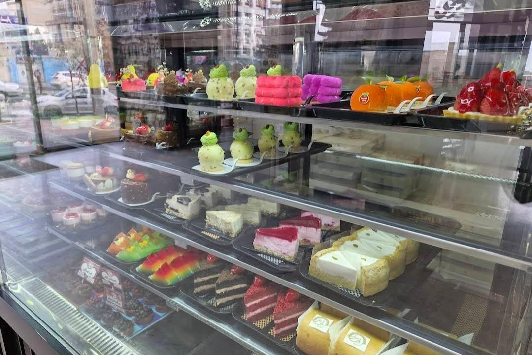 عکس شیرینی فروشی اصل تبریز