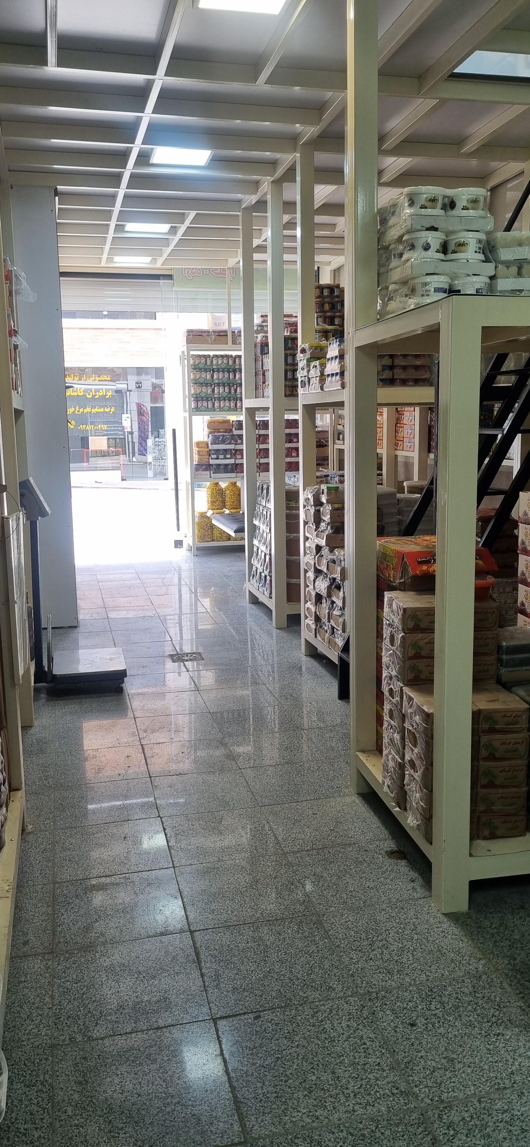 عکس پنیر سرای تک شعبه ۲