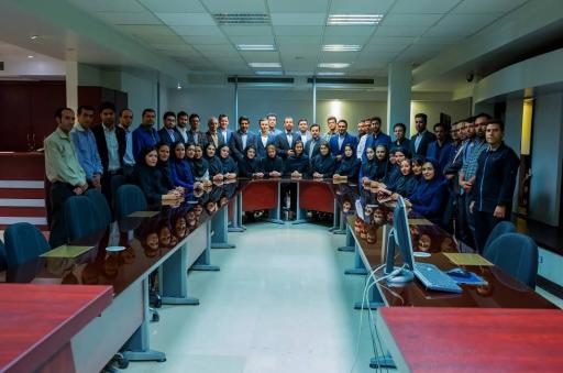 عکس شرکت کارگزاری سهم آشنا