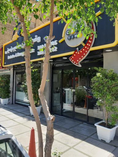 عکس فست فود وقت سیب زمینی و برگر