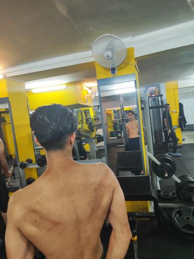 عکس باشگاه بدنسازی معجزه