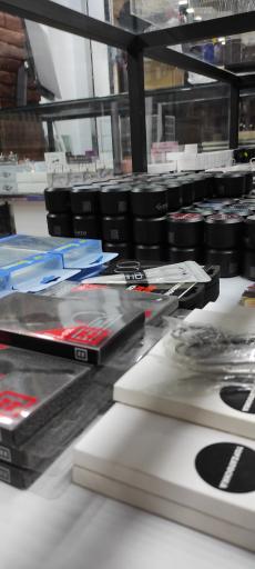 عکس فروشگاه تخصصی ناخن لونا