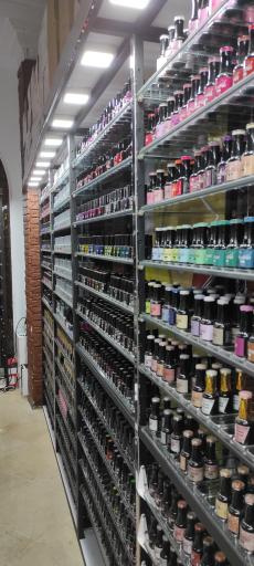 عکس فروشگاه تخصصی ناخن لونا