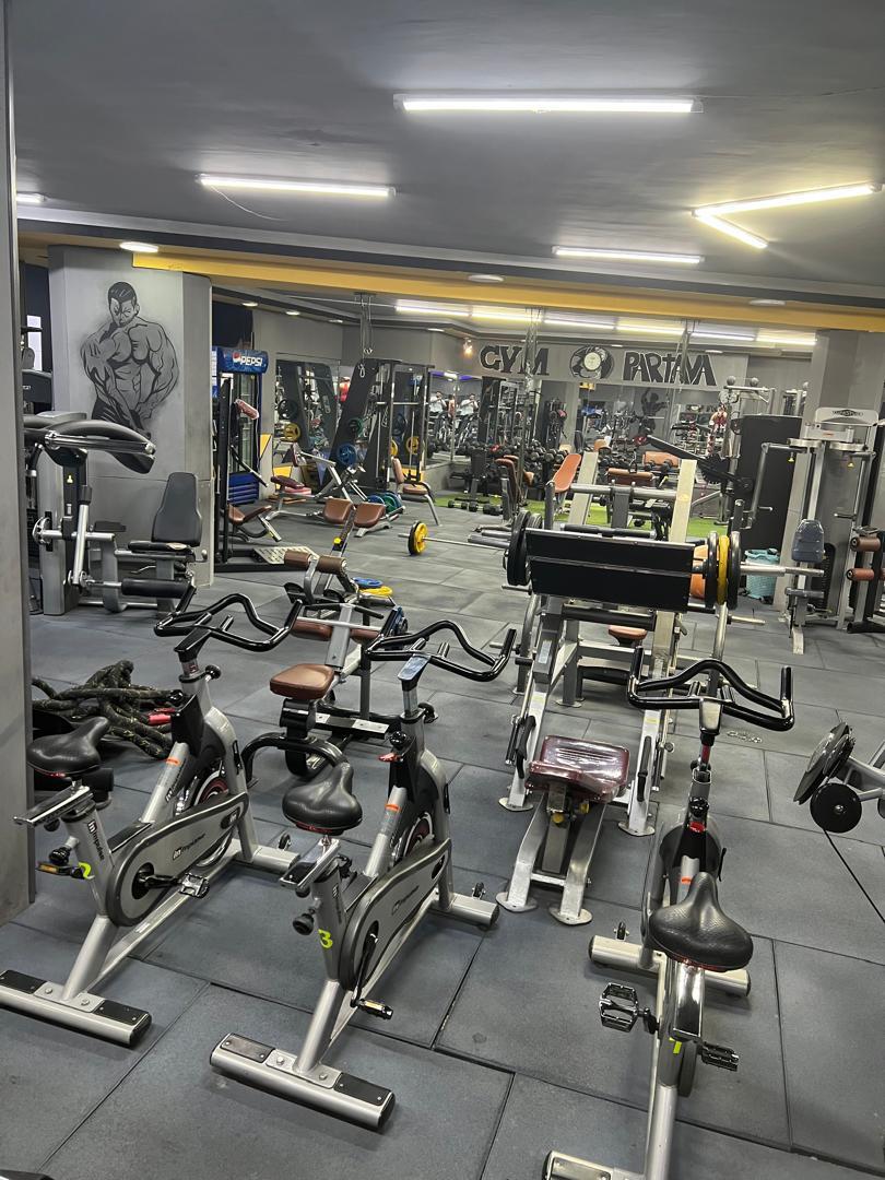 عکس باشگاه بدنسازی حرفه ای پارتاوا