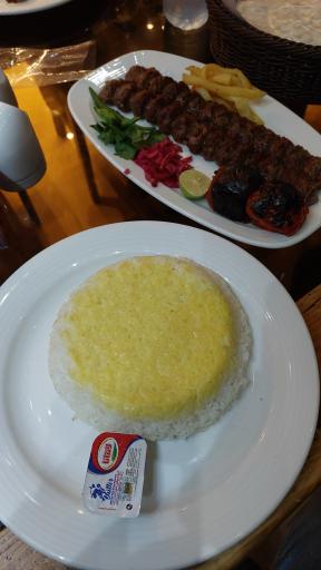 عکس رستوران حاج عظیم