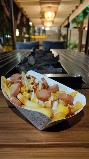 عکس کورن‌داگ و هات‌داگ داگولا