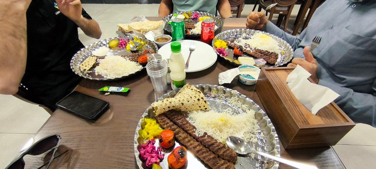 عکس رستوران حقیقت