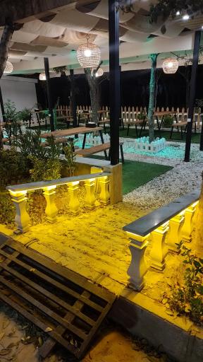 کورن‌داگ و هات‌داگ داگولا