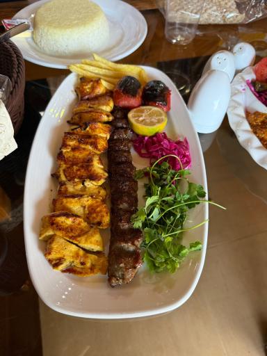 عکس رستوران حاج عظیم