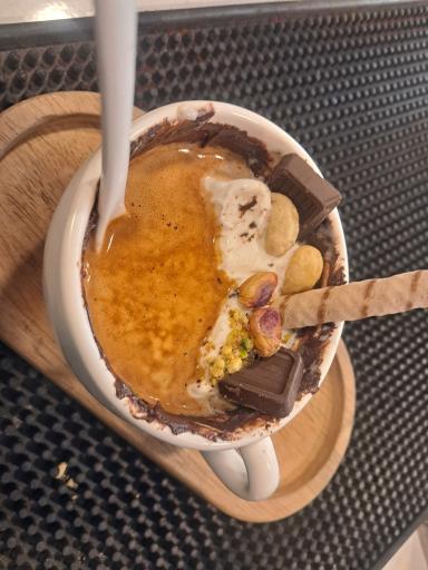 عکس کافه مارکت بختیاری 