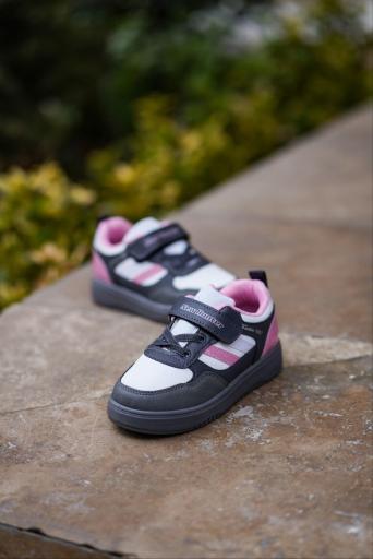 عکس فروشگاه کفش بچگانه کفشدوزک