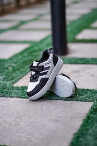 عکس فروشگاه کفش بچگانه کفشدوزک