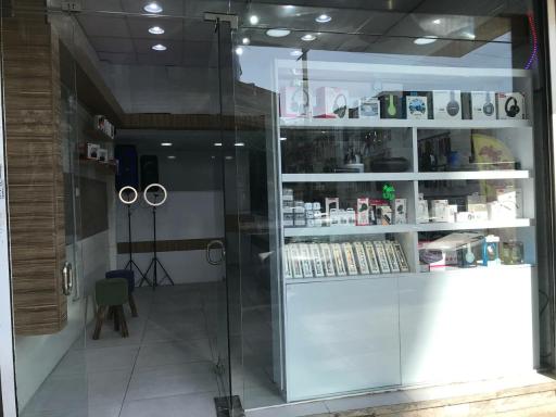 عکس موبایل استور